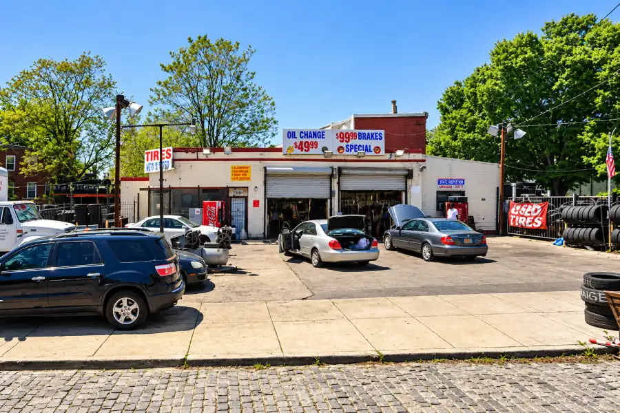 Professional Tire Shop in Philadelphia, PA Professional Tire Shop in Philadelphia, PA